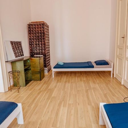 T&T Hostel & Apartments Краків Екстер'єр фото